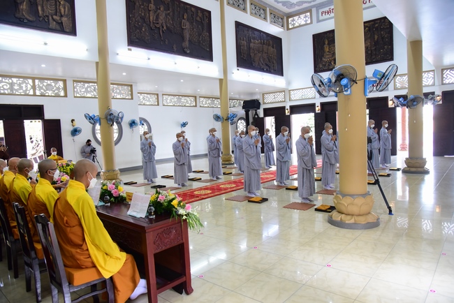 Lễ truyền giới Sa di Phương Trượng